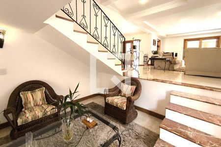 Casa à venda com 450m², 4 quartos e 5 vagas Casa à venda com 450m², 4 quartos e 5 vagasSala