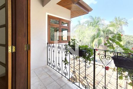 Casa à venda com 450m², 4 quartos e 5 vagas Casa à venda com 450m², 4 quartos e 5 vagasVaranda - Quarto 2