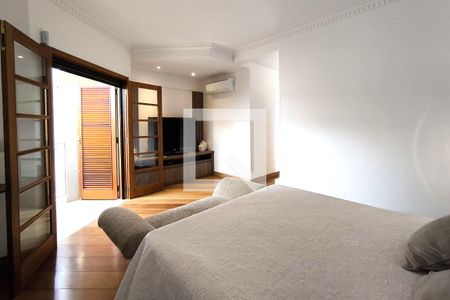 Casa à venda com 450m², 4 quartos e 5 vagas Casa à venda com 450m², 4 quartos e 5 vagasQuarto