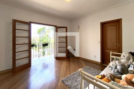 Casa à venda com 450m², 4 quartos e 5 vagas Casa à venda com 450m², 4 quartos e 5 vagasQuarto 2