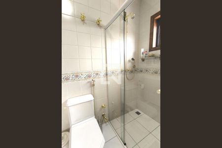 Casa à venda com 450m², 4 quartos e 5 vagas Casa à venda com 450m², 4 quartos e 5 vagasBanheiro 4