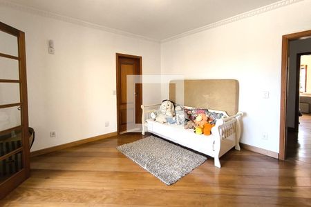 Casa à venda com 450m², 4 quartos e 5 vagas Casa à venda com 450m², 4 quartos e 5 vagasQuarto 2