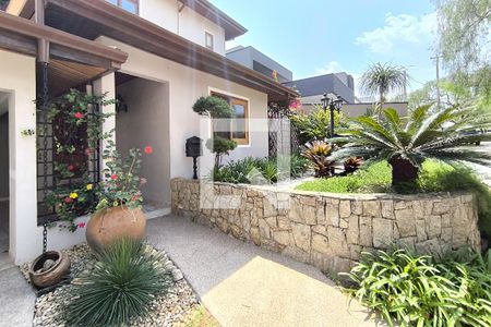 Casa à venda com 450m², 4 quartos e 5 vagas Casa à venda com 450m², 4 quartos e 5 vagasFachada da Casa