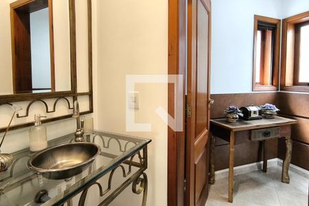 Casa à venda com 450m², 4 quartos e 5 vagas Casa à venda com 450m², 4 quartos e 5 vagasLavabo