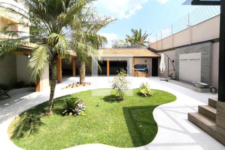 Casa à venda com 450m², 4 quartos e 5 vagas Casa à venda com 450m², 4 quartos e 5 vagasÁrea comum
