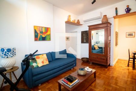 Sala de apartamento à venda com 2 quartos, 75m² em Copacabana, Rio de Janeiro