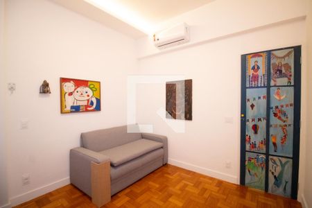 Quarto 1 de apartamento à venda com 2 quartos, 75m² em Copacabana, Rio de Janeiro