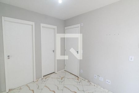 Sala de apartamento para alugar com 2 quartos, 34m² em Jardim Itacolomi, São Paulo