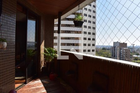 Varanda da sala de apartamento para alugar com 4 quartos, 179m² em Água Verde, Curitiba