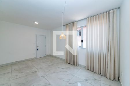 Sala de apartamento para alugar com 2 quartos, 65m² em Nova Suíça, Belo Horizonte