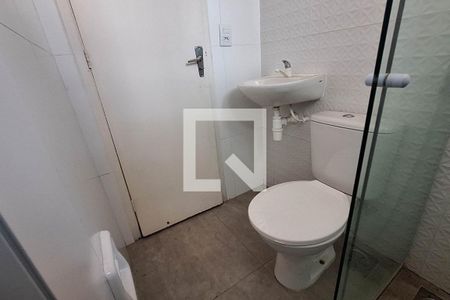 Banheiro de apartamento para alugar com 2 quartos, 60m² em Vila Santa Cruz, Duque de Caxias