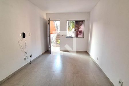 Sala de apartamento para alugar com 2 quartos, 60m² em Vila Santa Cruz, Duque de Caxias