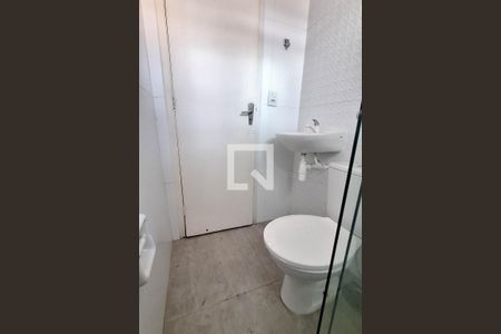 Banheiro de apartamento para alugar com 2 quartos, 60m² em Vila Santa Cruz, Duque de Caxias