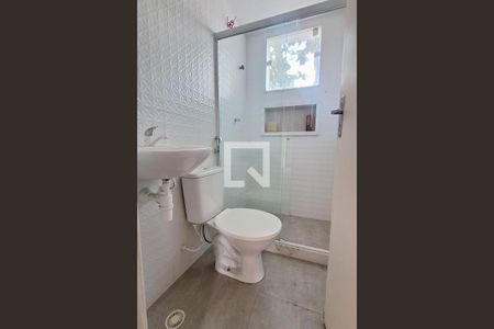 Banheiro de apartamento para alugar com 2 quartos, 60m² em Vila Santa Cruz, Duque de Caxias