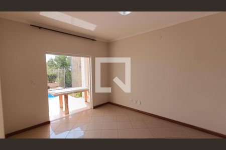 Sala de TV de casa de condomínio para alugar com 3 quartos, 250m² em Jardim Bandeirantes, Sorocaba