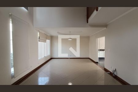 Sala de casa de condomínio para alugar com 3 quartos, 250m² em Jardim Bandeirantes, Sorocaba