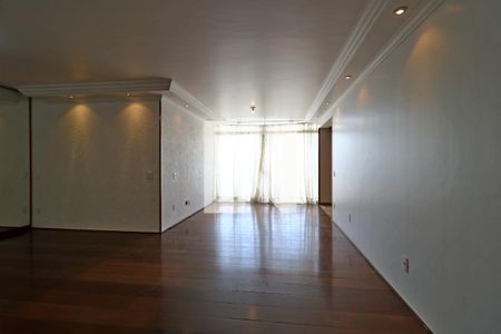 Sala Três Ambientes de apartamento à venda com 3 quartos, 205m² em Vila Bastos, Santo André