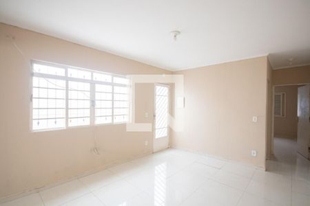 Sala de casa para alugar com 1 quarto, 80m² em Parque Edu Chaves, São Paulo