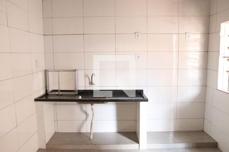 Sala e Cozinha de casa para alugar com 1 quarto, 45m² em Setor Leste Universitário, Goiânia