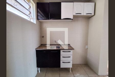 Cozinha de apartamento à venda com 3 quartos, 62m² em Cj Agua Branca, Contagem