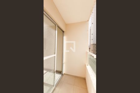 VARANDA DA SALA de apartamento para alugar com 3 quartos, 63m² em Mansões Santo Antônio , Campinas