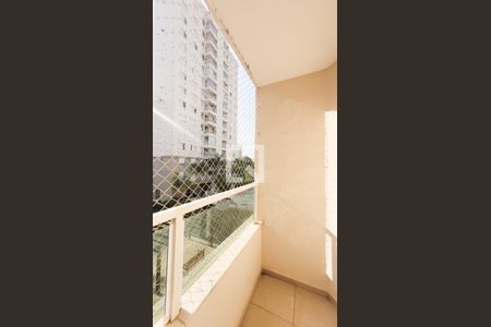 VARANDA DA SALA de apartamento à venda com 3 quartos, 63m² em Mansões Santo Antônio , Campinas