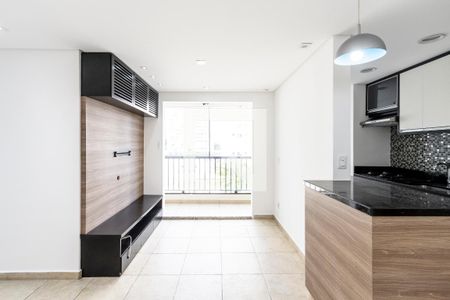 Sala de apartamento para alugar com 2 quartos, 50m² em Vila Anastácio, São Paulo