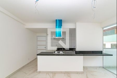 Cozinha de apartamento à venda com 3 quartos, 80m² em Coração Eucarístico, Belo Horizonte