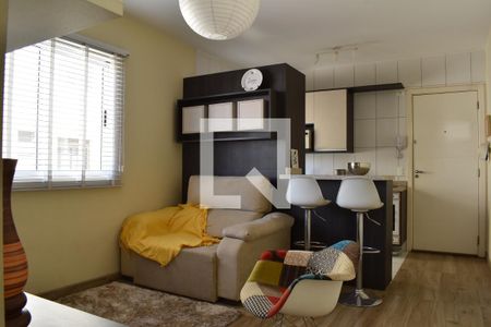 Sala de apartamento para alugar com 1 quarto, 34m² em Novo Mundo, Curitiba