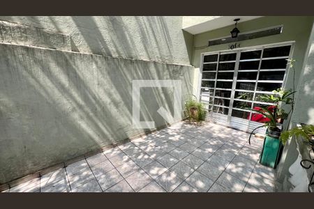 Garagem de casa à venda com 3 quartos, 74m² em Sumarezinho, São Paulo