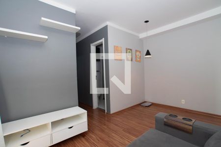 Sala de apartamento para alugar com 3 quartos, 56m² em Jardim Cocaia, Guarulhos