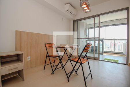 Sala/Quarto de kitnet/studio para alugar com 1 quarto, 30m² em Pinheiros, São Paulo