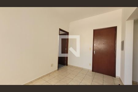 Sala de apartamento à venda com 1 quarto, 54m² em Vila Itapura, Campinas