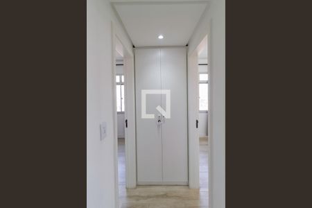 Corredor de apartamento à venda com 3 quartos, 71m² em Santa Rosa, Belo Horizonte