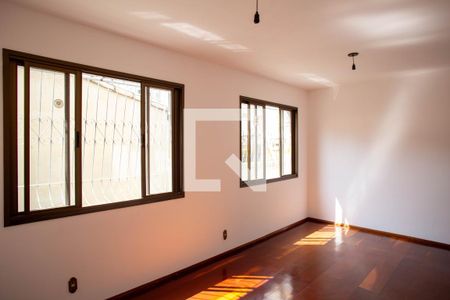 Sala de apartamento para alugar com 3 quartos, 80m² em Sagrada Família, Belo Horizonte