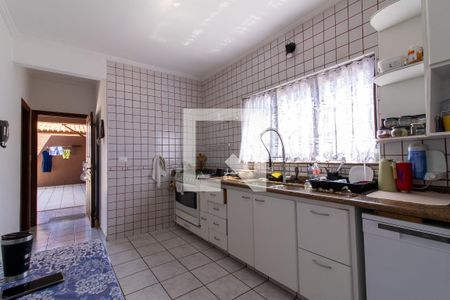 Casa à venda com 257m², 5 quartos e 4 vagas Casa à venda com 257m², 5 quartos e 4 vagasCozinha