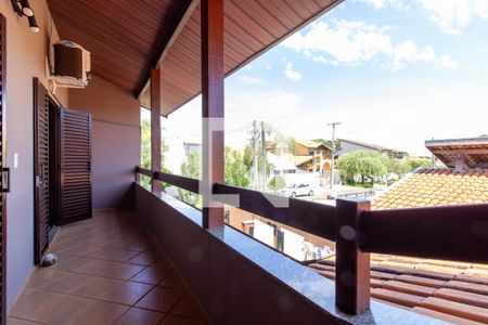 Casa à venda com 257m², 5 quartos e 4 vagas Casa à venda com 257m², 5 quartos e 4 vagasQuarto 3