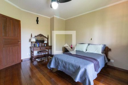 Casa à venda com 257m², 5 quartos e 4 vagas Casa à venda com 257m², 5 quartos e 4 vagasQuarto 1