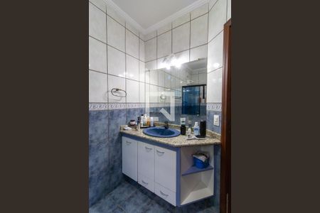 Casa à venda com 257m², 5 quartos e 4 vagas Casa à venda com 257m², 5 quartos e 4 vagasBanheiro