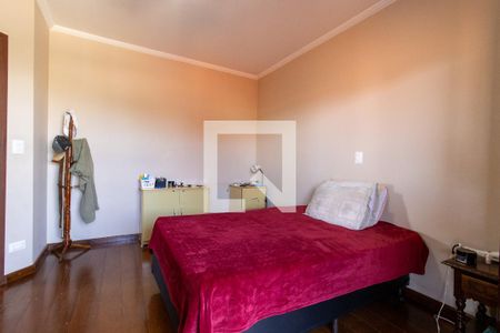 Casa à venda com 257m², 5 quartos e 4 vagas Casa à venda com 257m², 5 quartos e 4 vagasQuarto 4