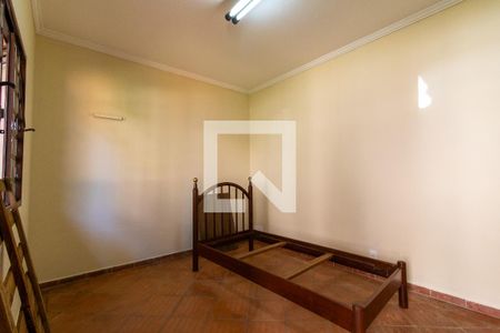 Casa à venda com 257m², 5 quartos e 4 vagas Casa à venda com 257m², 5 quartos e 4 vagasQuarto de Serviço