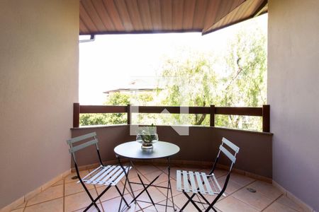 Casa à venda com 257m², 5 quartos e 4 vagas Casa à venda com 257m², 5 quartos e 4 vagasÁrea comum