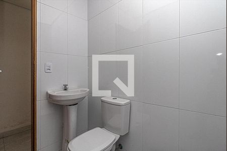 Banheiro Social de casa para alugar com 1 quarto, 44m² em Jardim Clímax, São Paulo