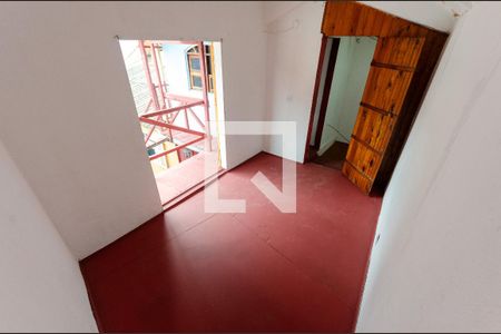 Quarto 1 de casa para alugar com 2 quartos, 38m² em Parque Maria Domitila, São Paulo