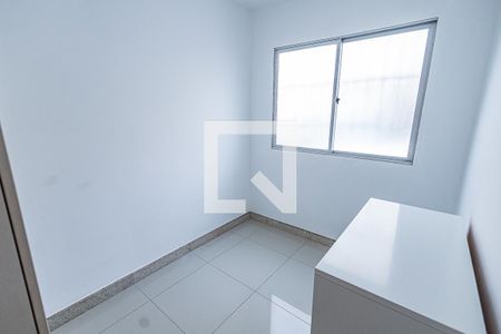 Quarto 2 de apartamento para alugar com 2 quartos, 55m² em Castelo, Belo Horizonte