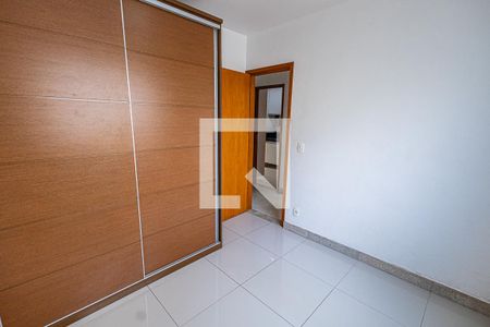 Quarto 1 de apartamento para alugar com 2 quartos, 55m² em Castelo, Belo Horizonte