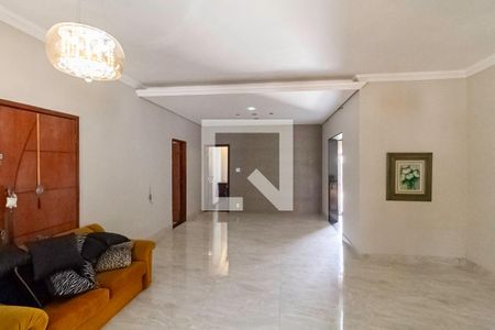 Sala 1 de casa à venda com 3 quartos, 282m² em Santa Amélia, Belo Horizonte