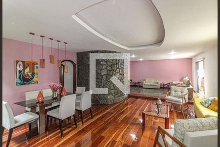 Sala de casa de condomínio para alugar com 3 quartos, 360m² em Vargem Pequena, Rio de Janeiro