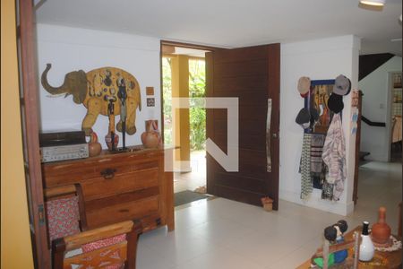 Sala de casa de condomínio para alugar com 5 quartos, 420m² em Jaguaribe, Salvador