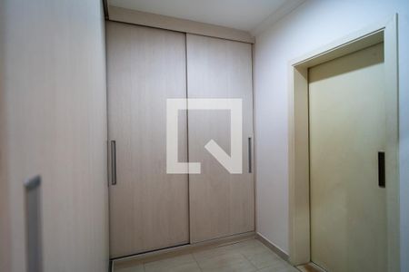 Closet da suíte de casa para alugar com 3 quartos, 301m² em Residencial Villazul, Sorocaba